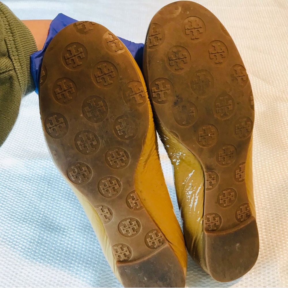 Tory Burch Women's Tan‎ Ballet Flats - Picture 7 of 7